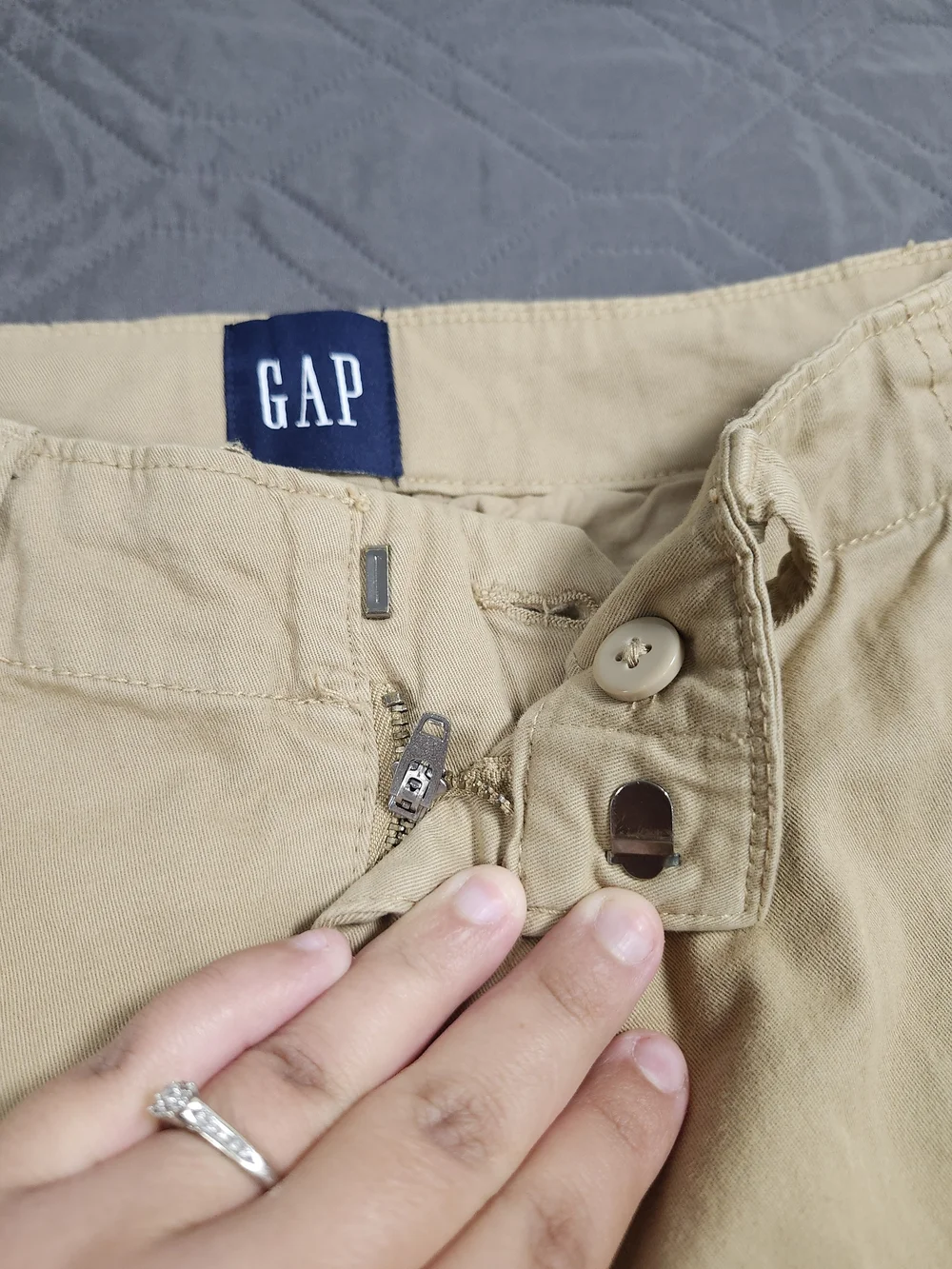 Gap Beige chino pants classic straight-leg cut Boys Size 4
